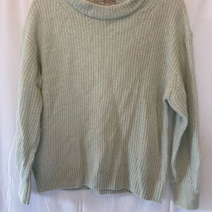 Everlane Cream Crew Neck Sweater with Ribbed Texture